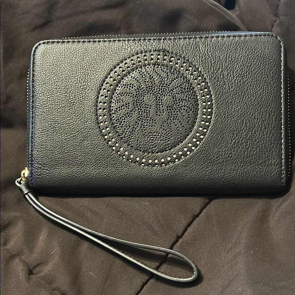 ANNE KLEIN Black Leather Wristlet Wallet